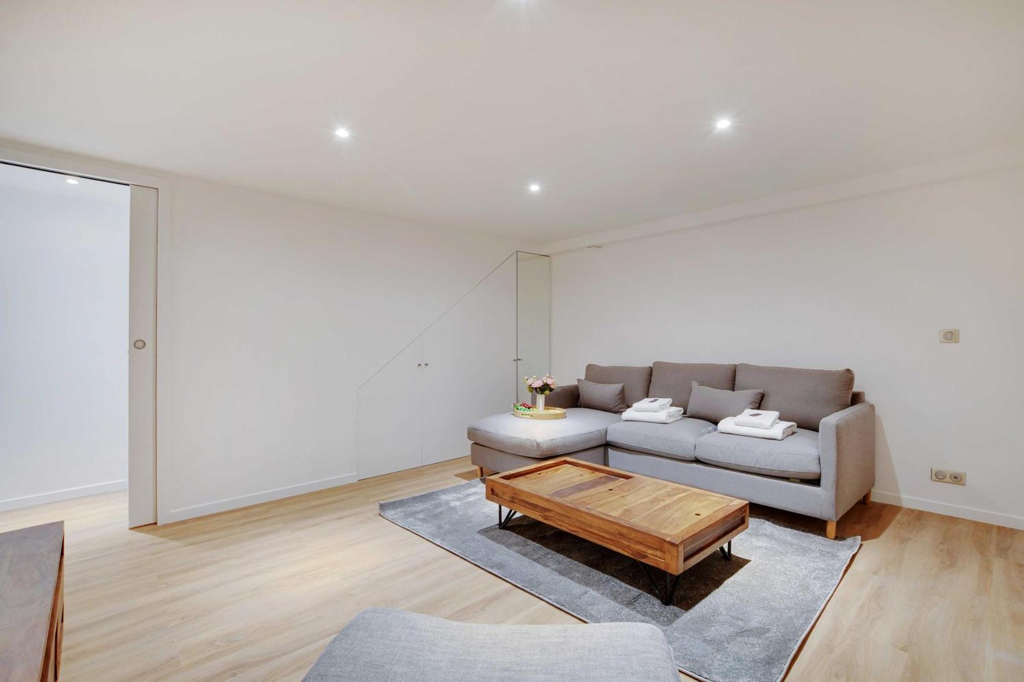 Spacious - 2br- 6p - Grandes-carrieres Appartamento